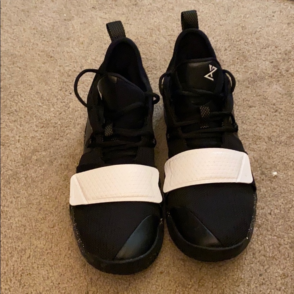 PG 2 Black/White